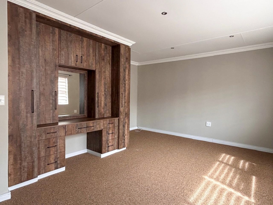 4 Bedroom Property for Sale in Grimbeeck Park North West